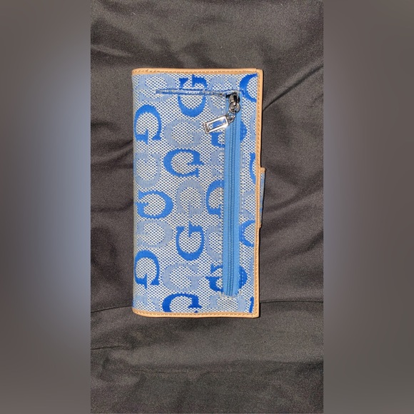 Vintage Blue and Beige Guess Wallet - Picture 3 of 3